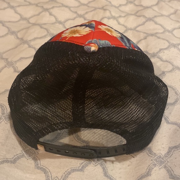 Roxy Hat - Picture 2 of 3